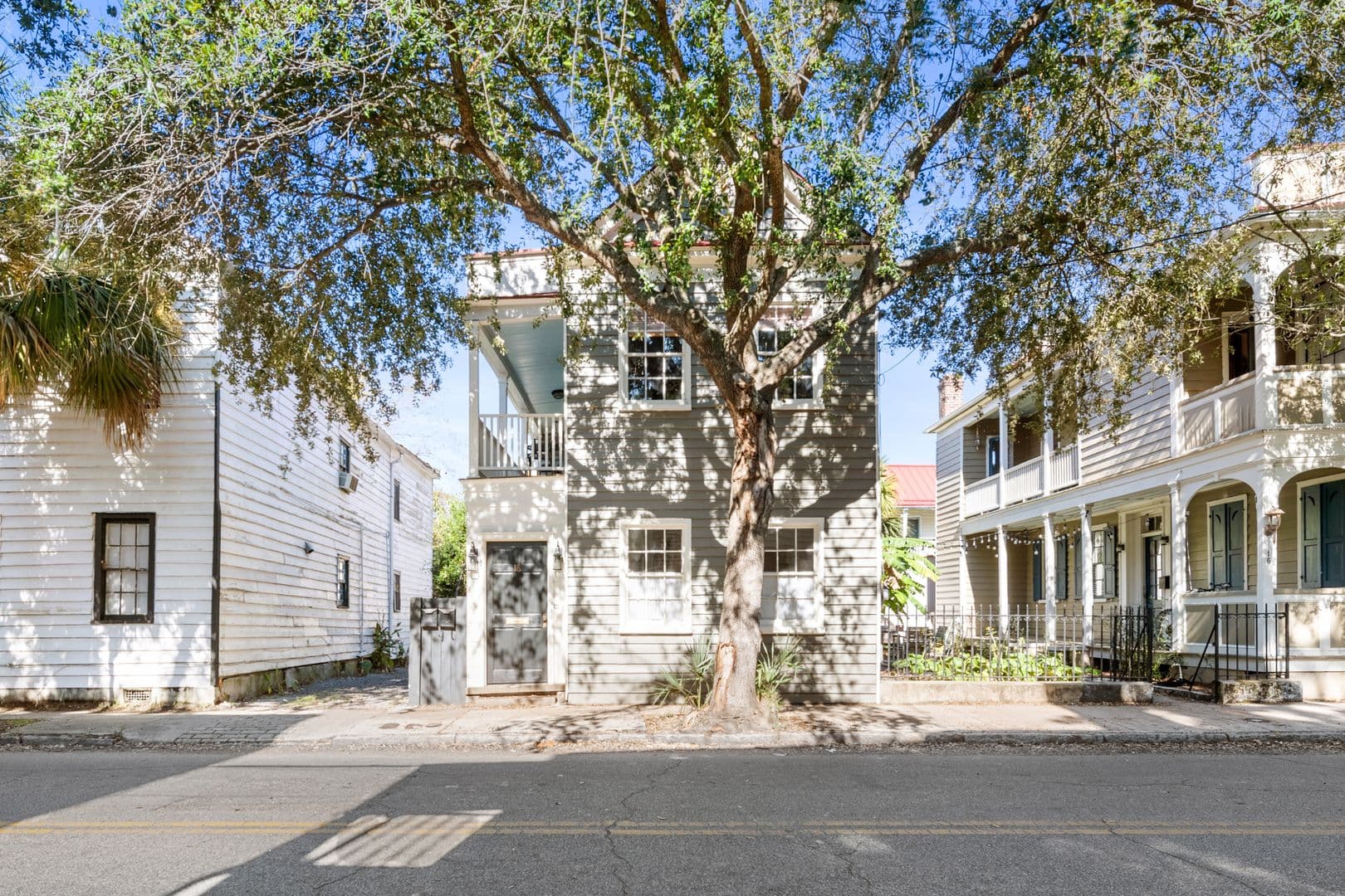 Charleston House: 18 Bogard Street
