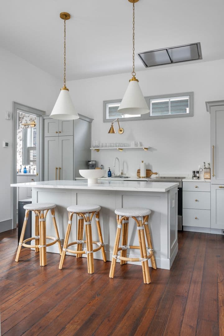 Charleston House: 123 King Street