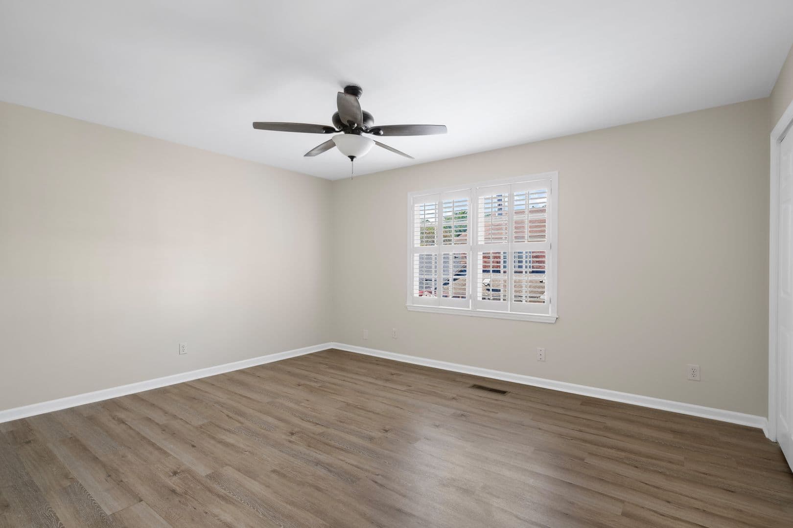 Mount Pleasant House: 664 Swinton Court
