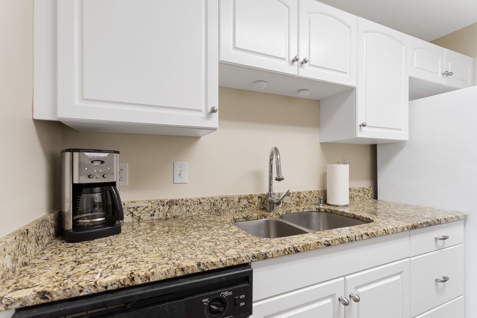 James Island House: 1361 Pinnacle Lane