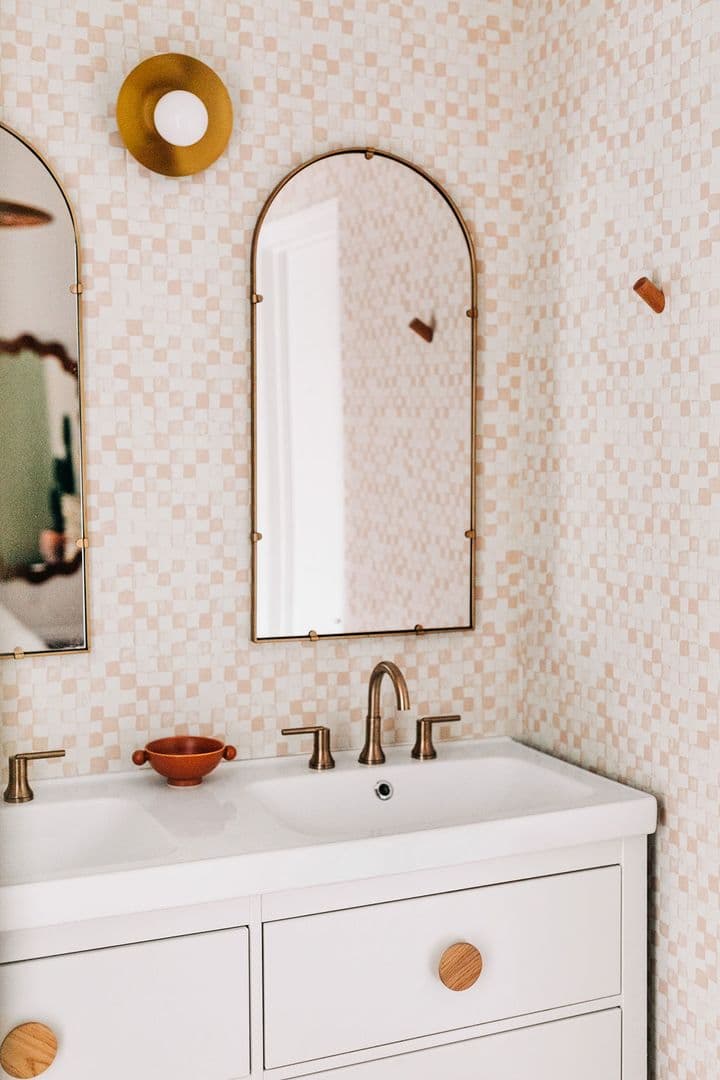 Charleston House: 1492 Kentwood Circle