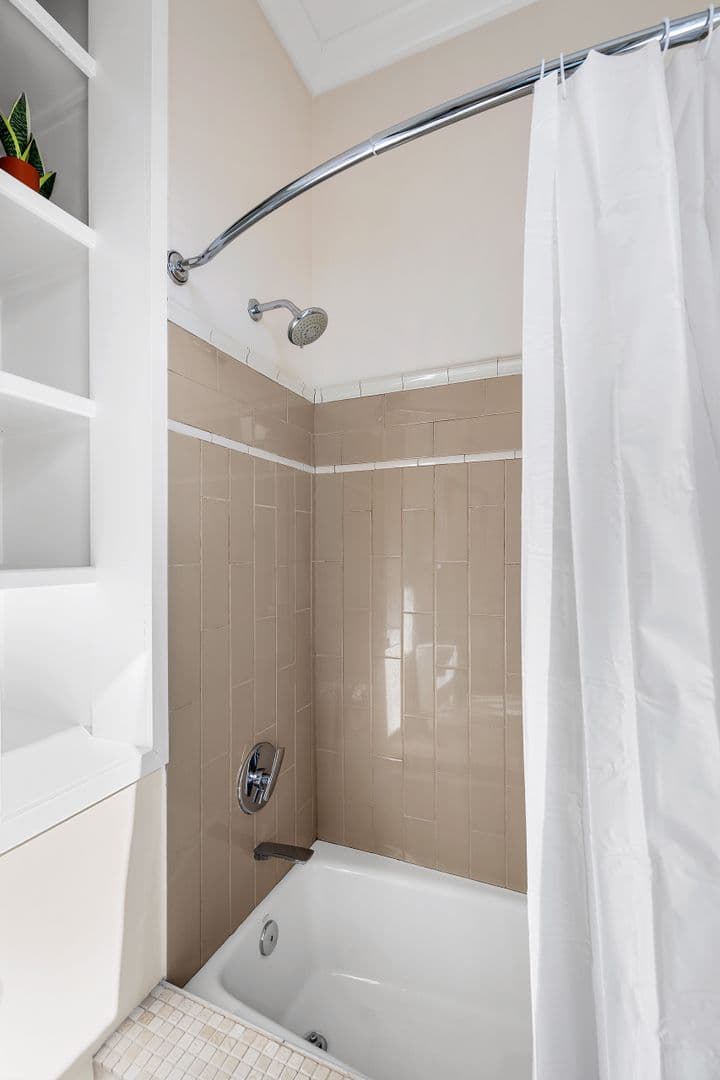 Charleston House: 703 King Street Unit B