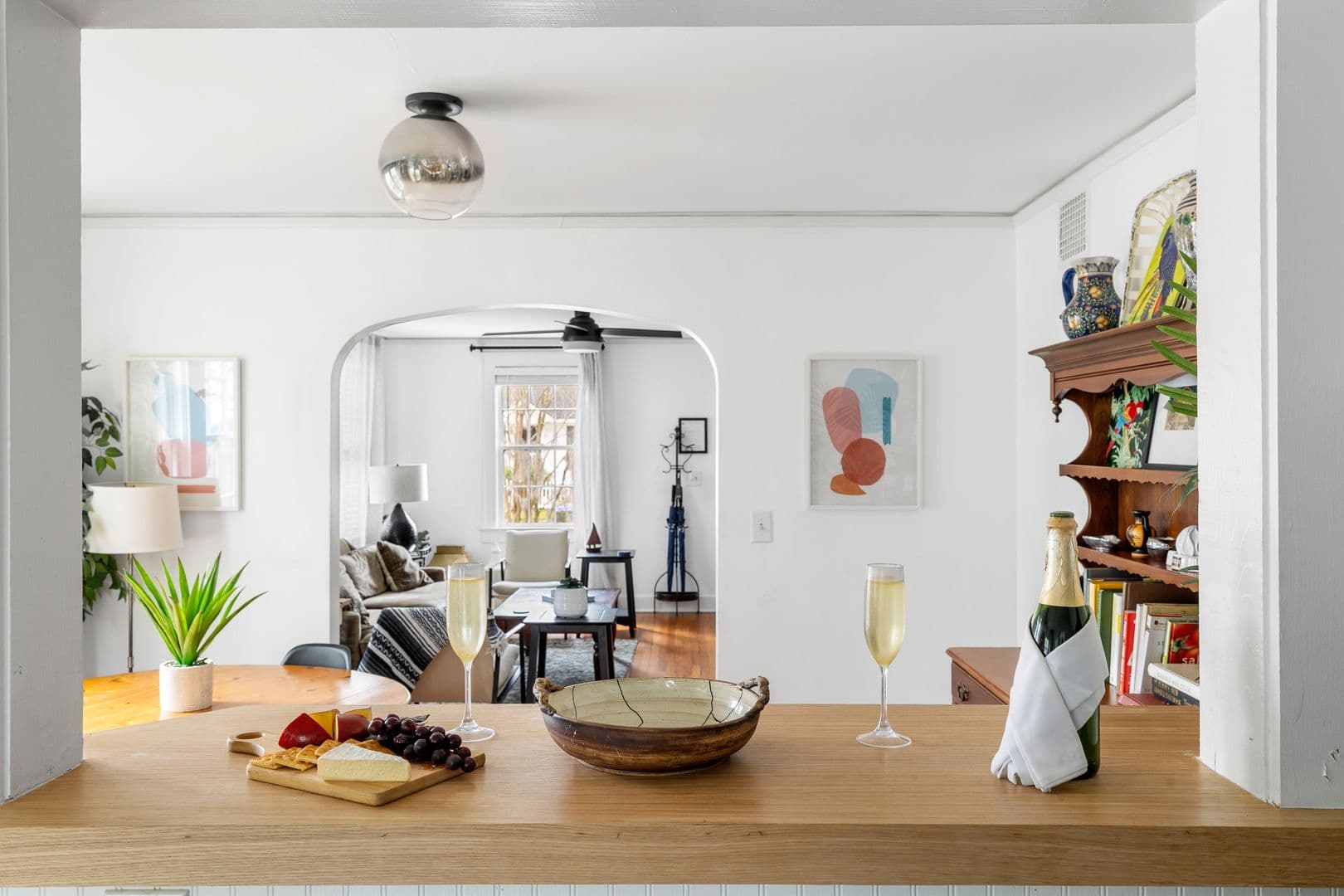 Charleston House: 20 Dunnemann Avenue