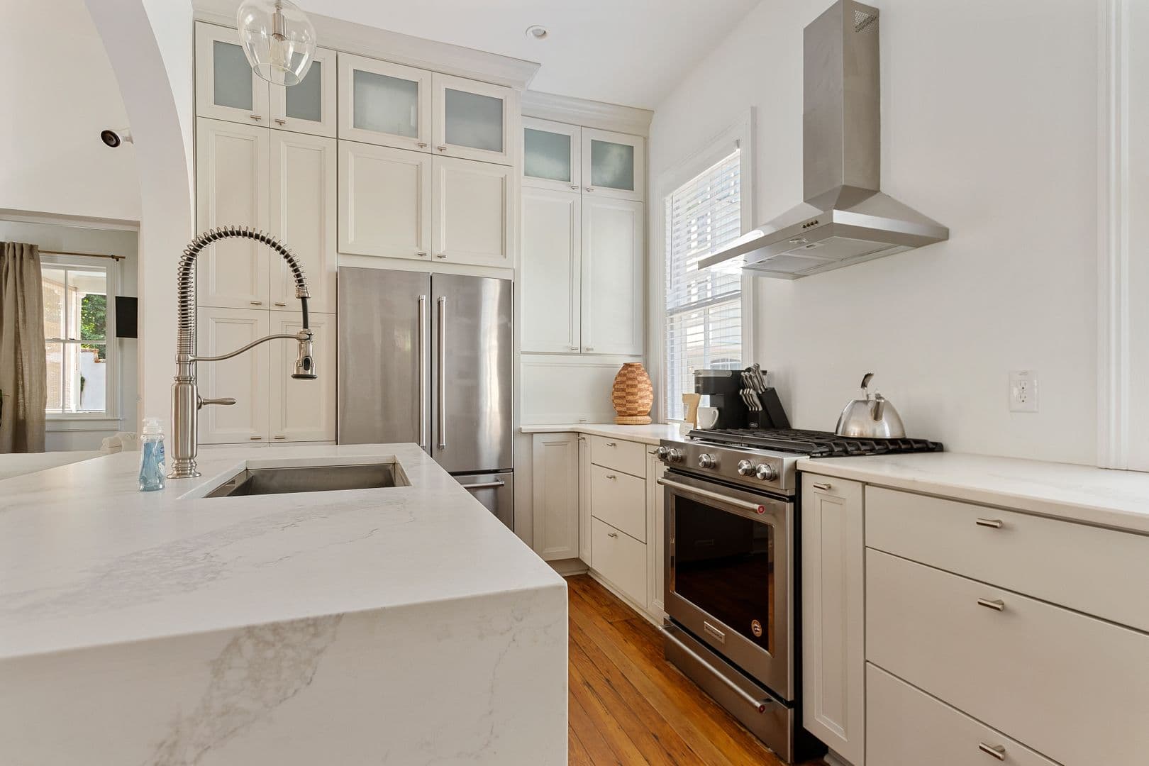 Charleston House: 94 Bogard Street
