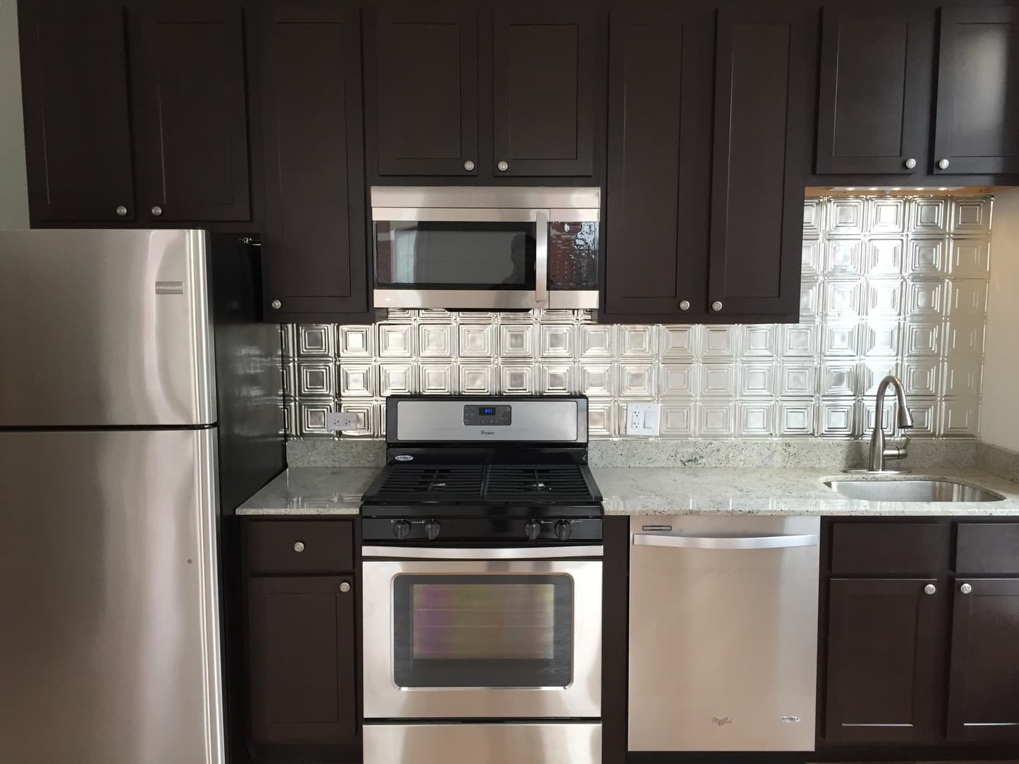 Chicago Apartment: 1659 S Throop