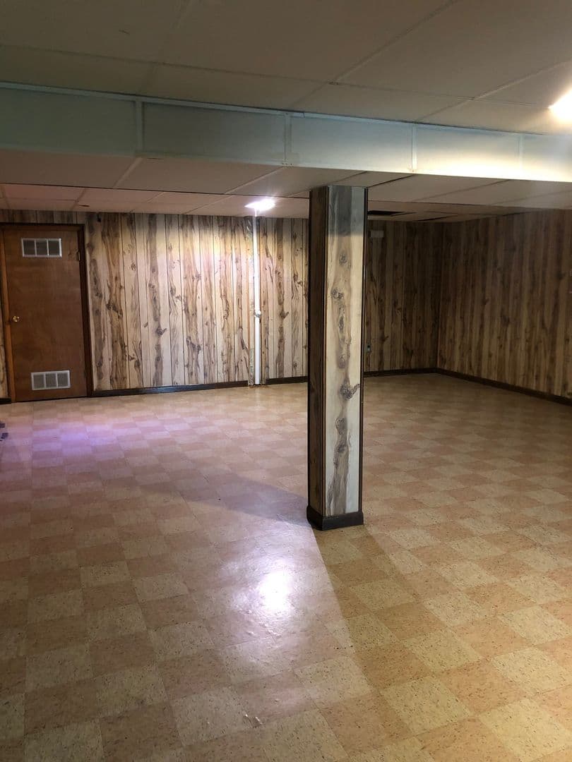 Omaha House: 7639 Wright St