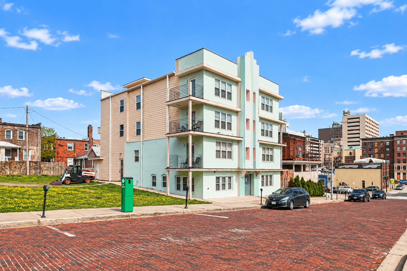 Omaha Apartment: 614 S 18th Street