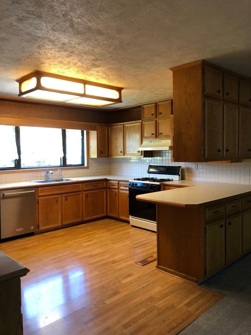 Omaha House: 7639 Wright St