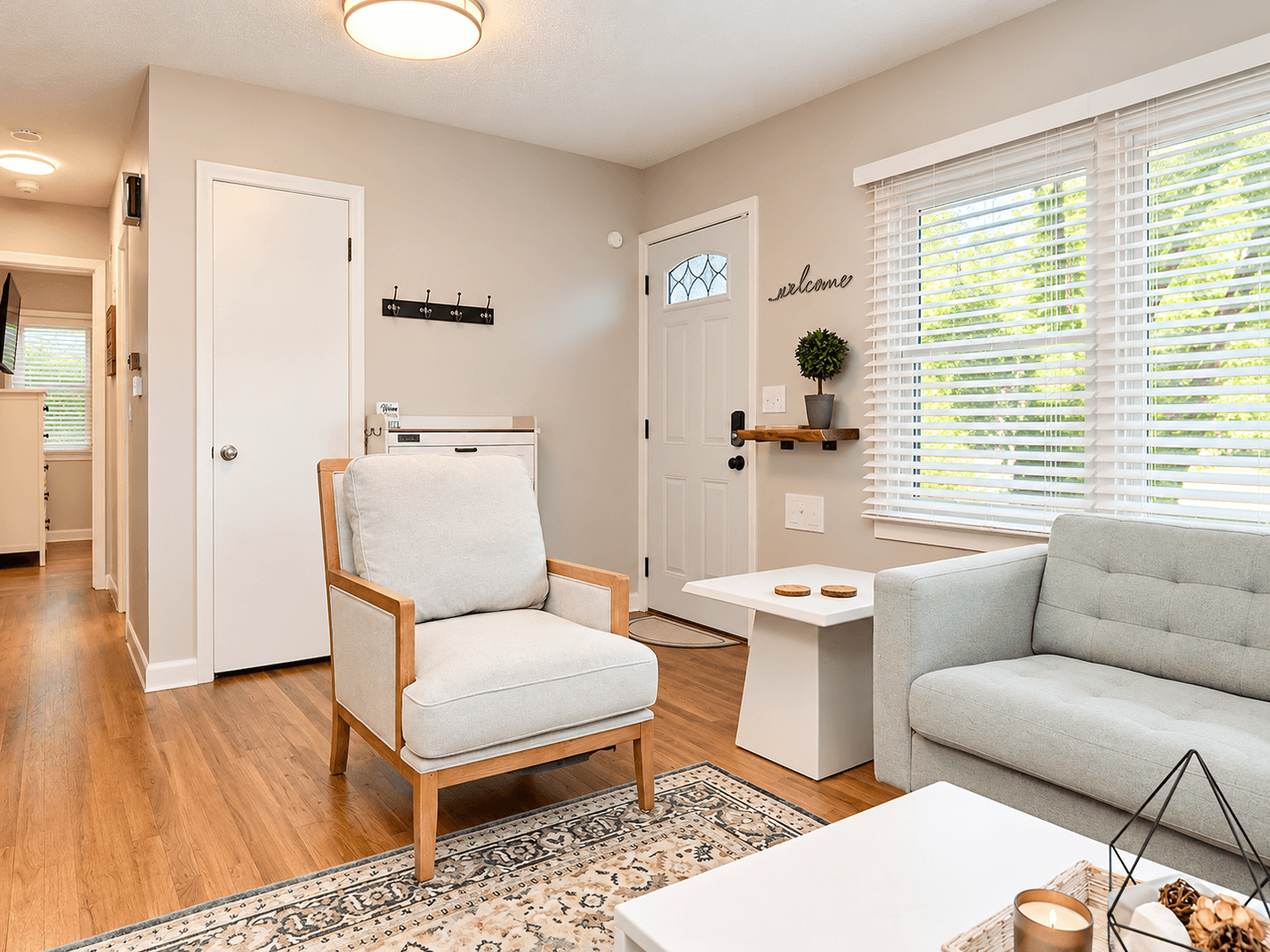 Omaha House: 619 S 68th St