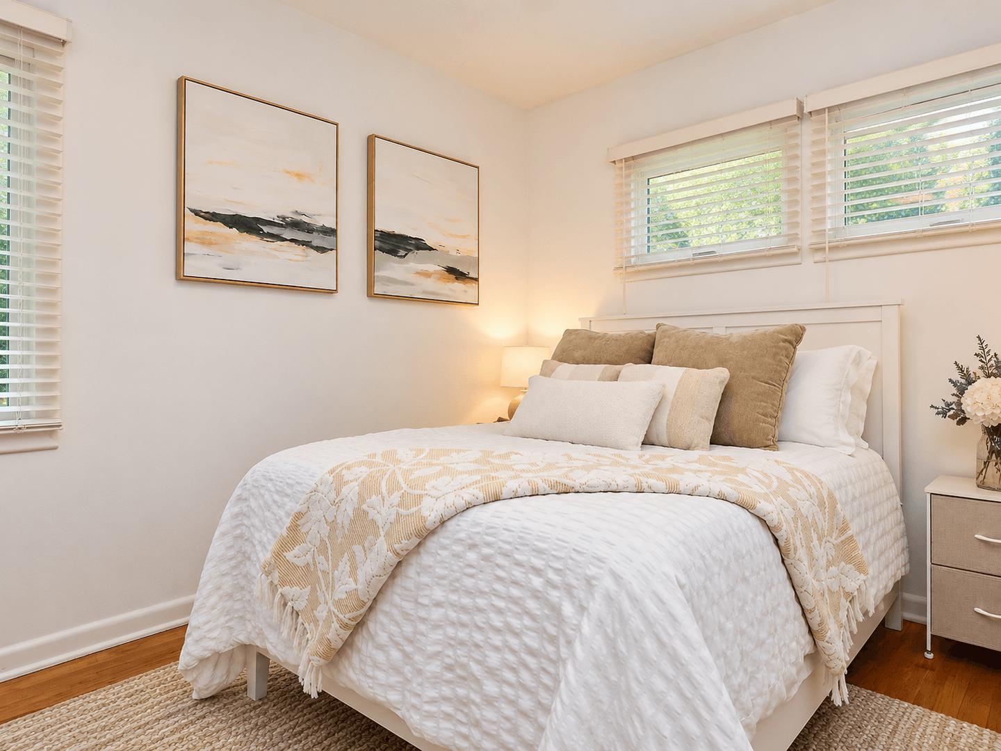 Omaha House: 619 S 68th St