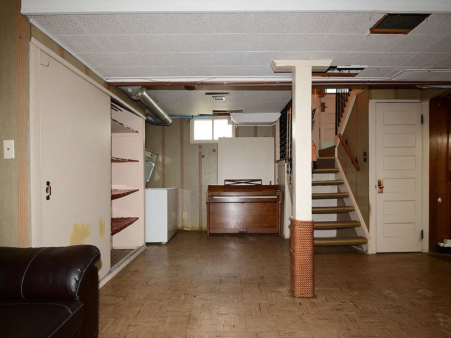 Omaha House: 817 S 36th St