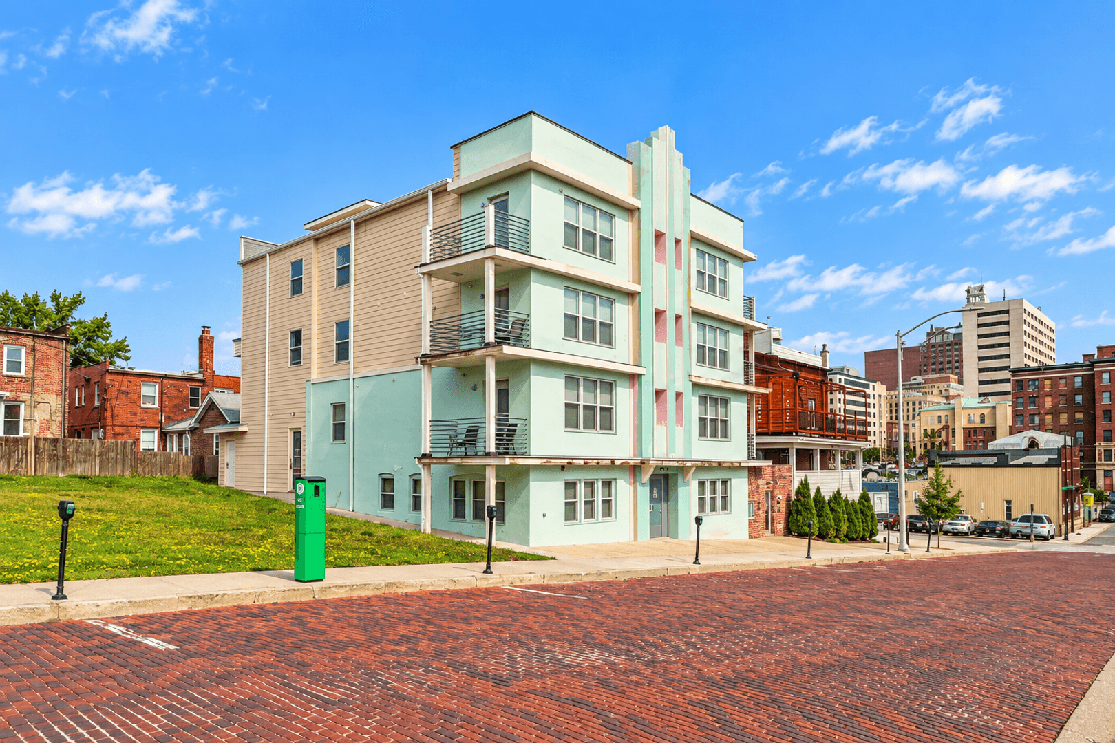 Omaha Apartment: 614 S 18th Street