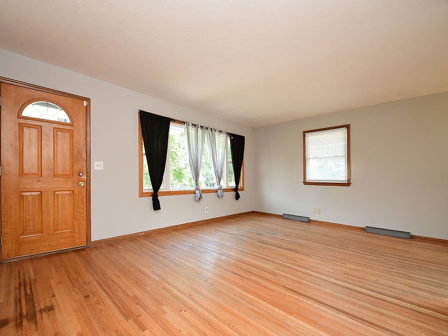 Omaha House: 1213 N 89th St