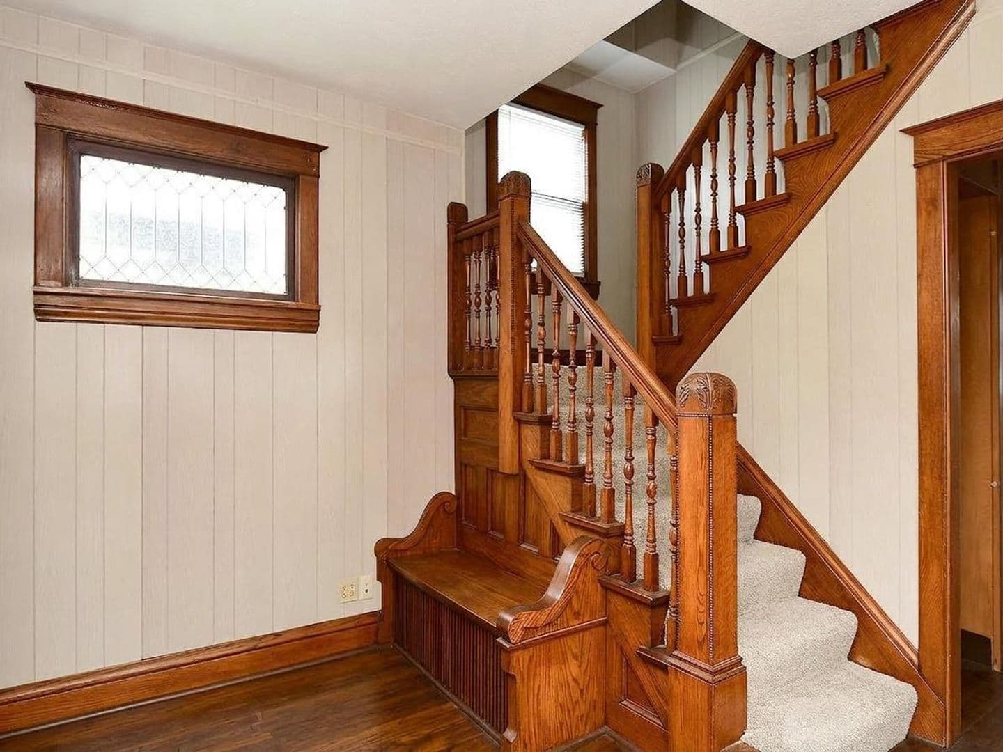 Omaha House: 817 S 36th St