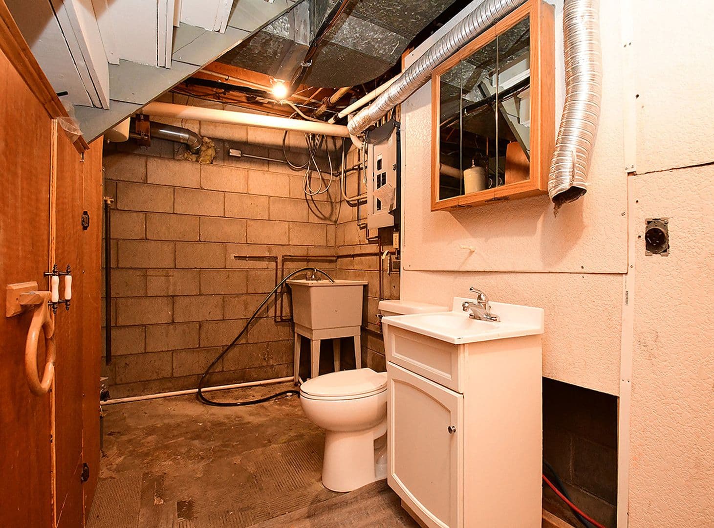 Omaha House: 1213 N 89th St