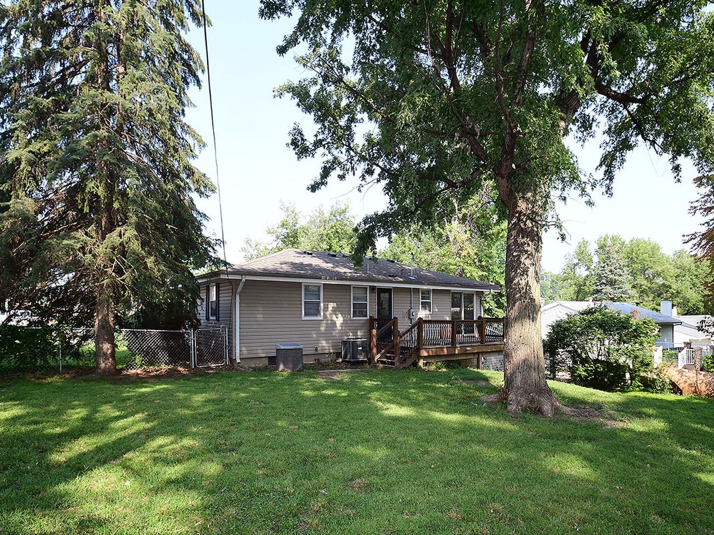 Omaha House: 1213 N 89th St