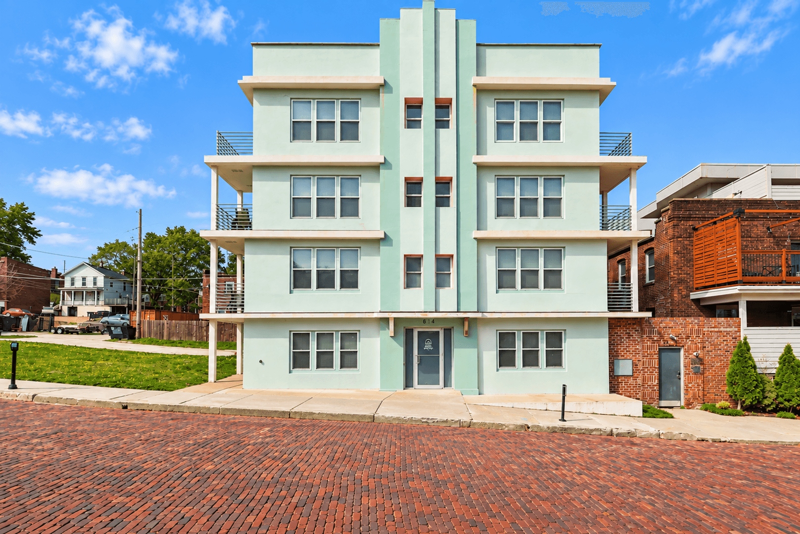 Omaha Apartment: 614 S 18th Street