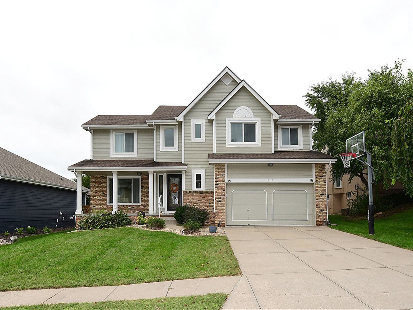 Omaha House: 12117 Spencer Street