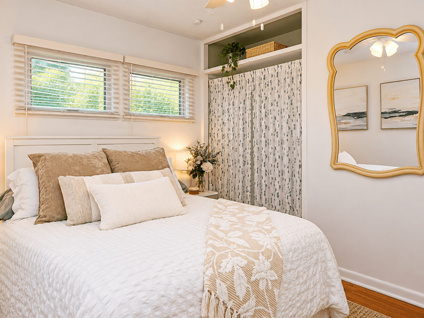 Omaha House: 619 S 68th St