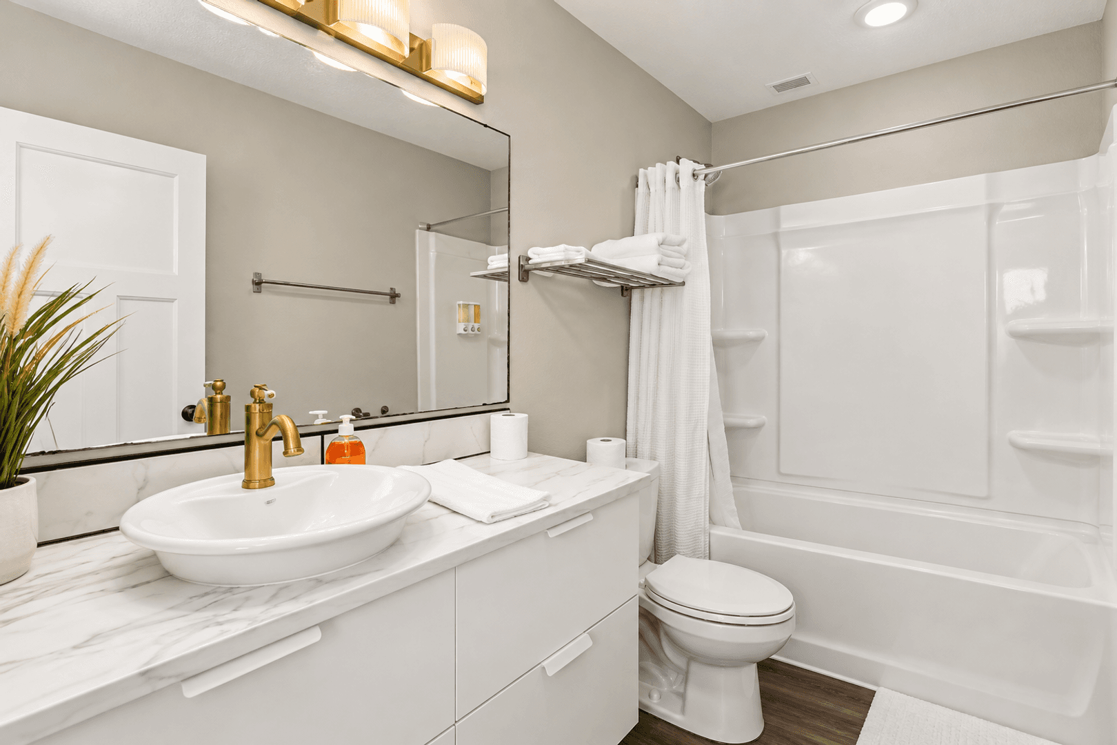 Omaha Apartment: 614 S 18th Street