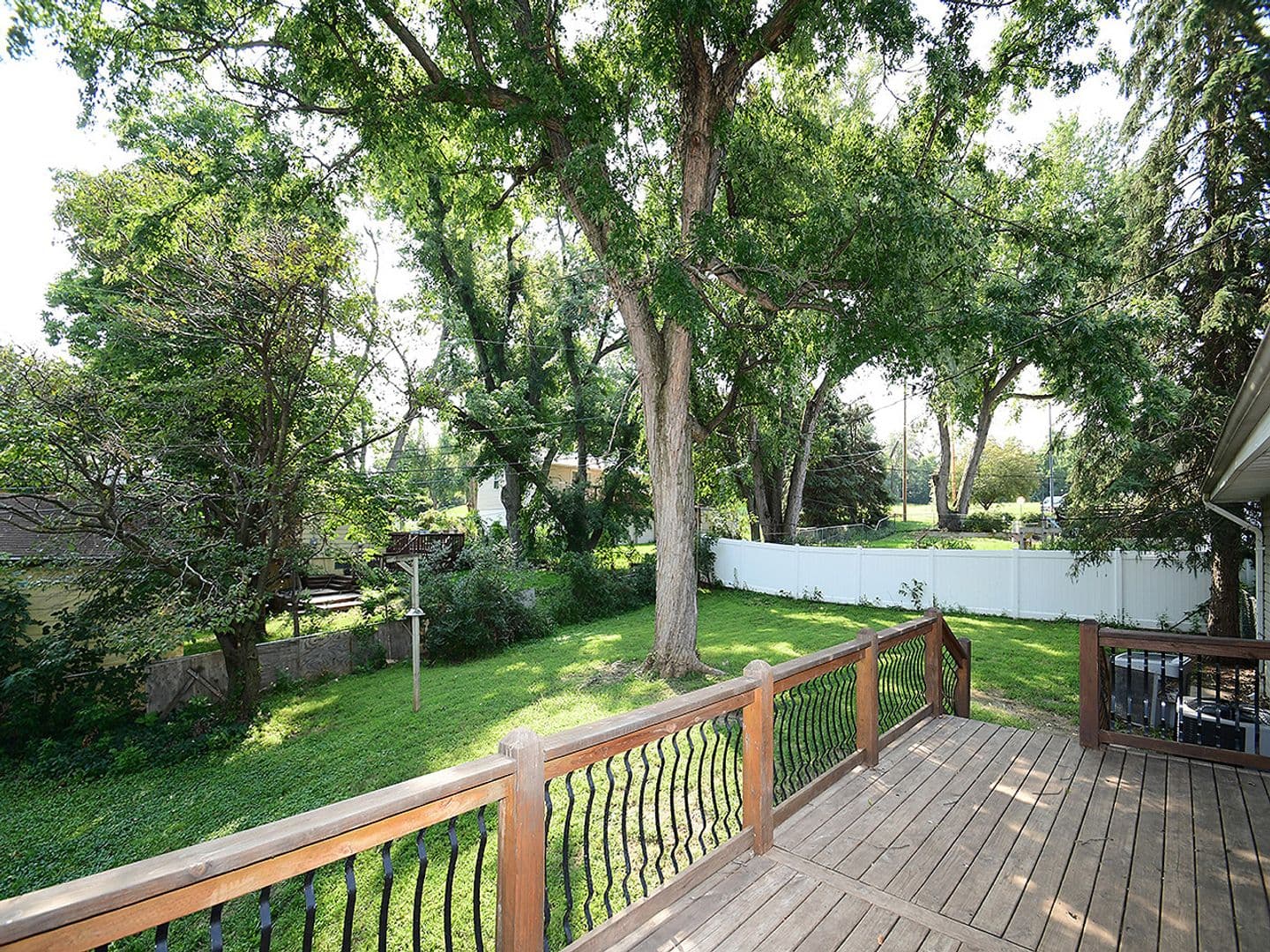 Omaha House: 1213 N 89th St