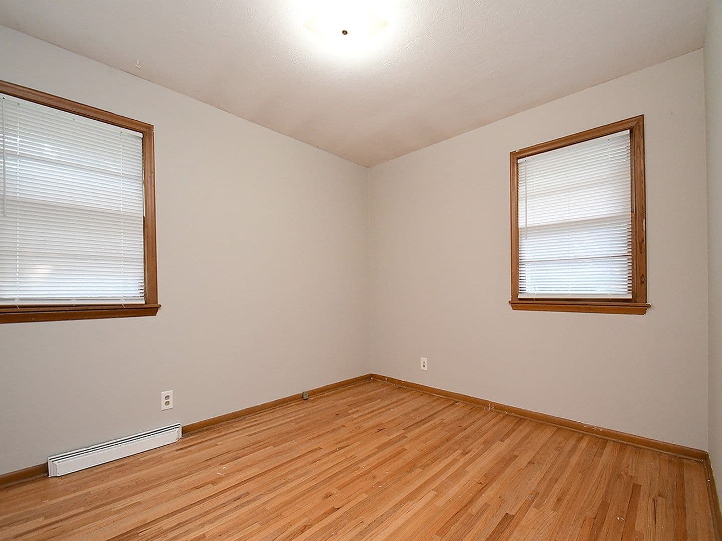 Omaha House: 1213 N 89th St