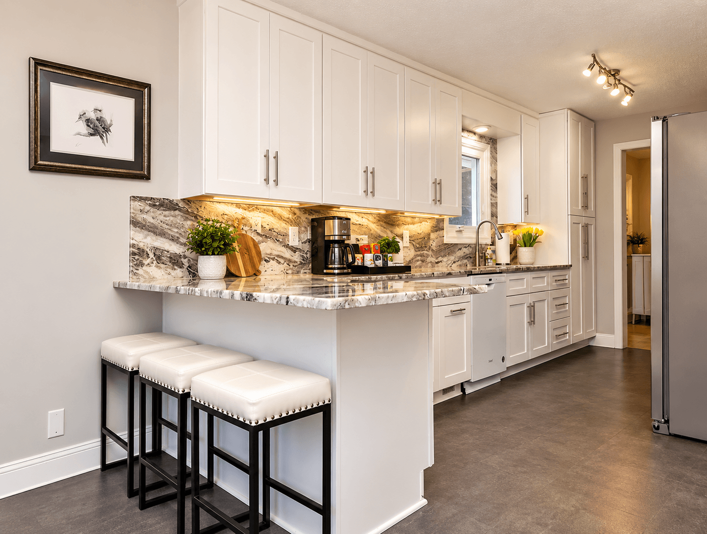 Omaha House: 619 S 68th St