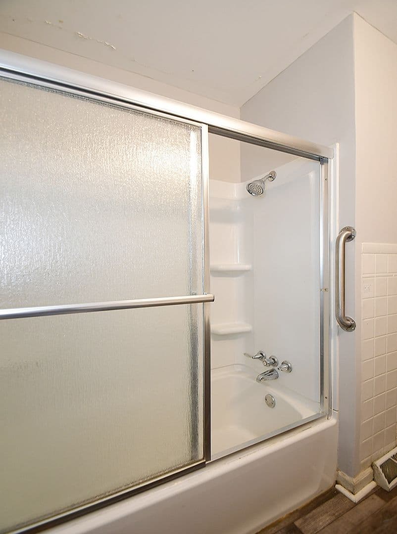 Omaha House: 1213 N 89th St
