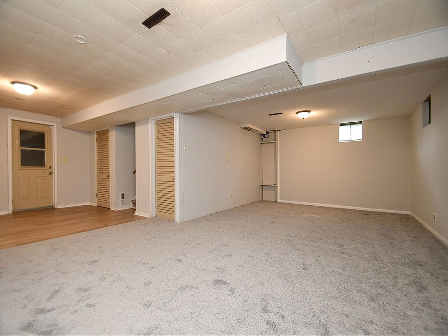 Omaha House: 1213 N 89th St
