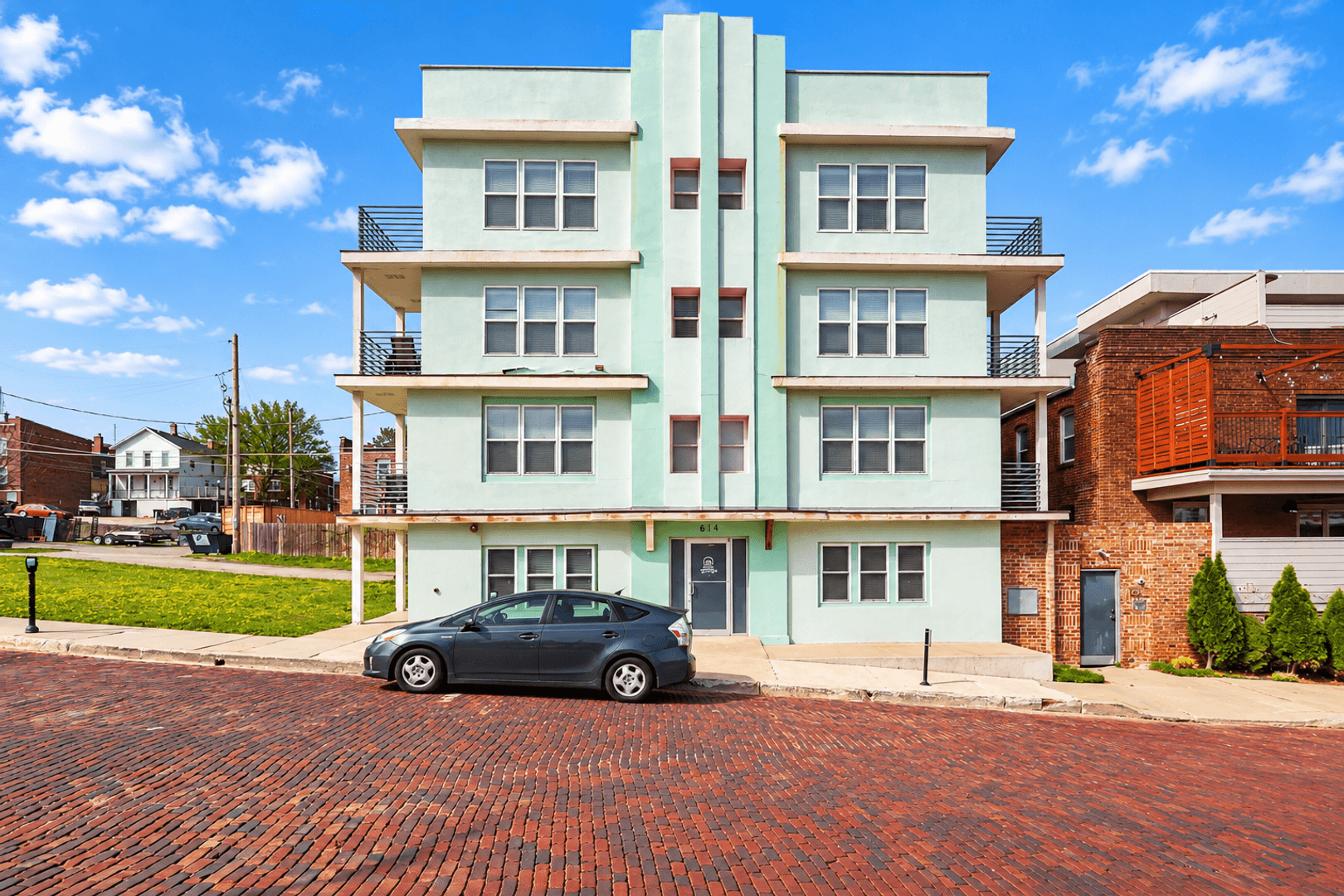 Omaha Apartment: 614 S 18th Street