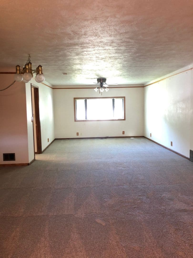Omaha House: 7639 Wright St
