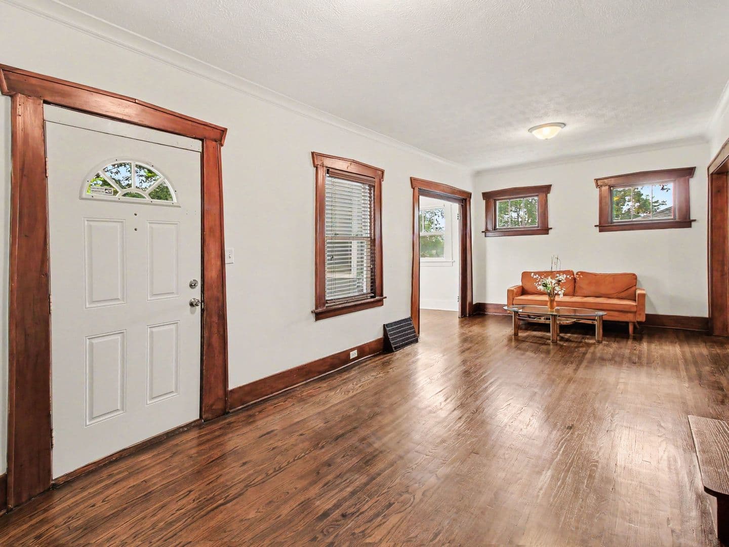 Omaha House: 6354 Parker St