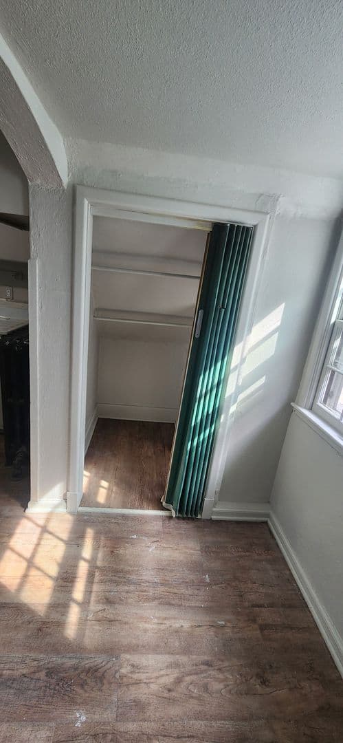 Des Moines Apartment: 1144 36th Street