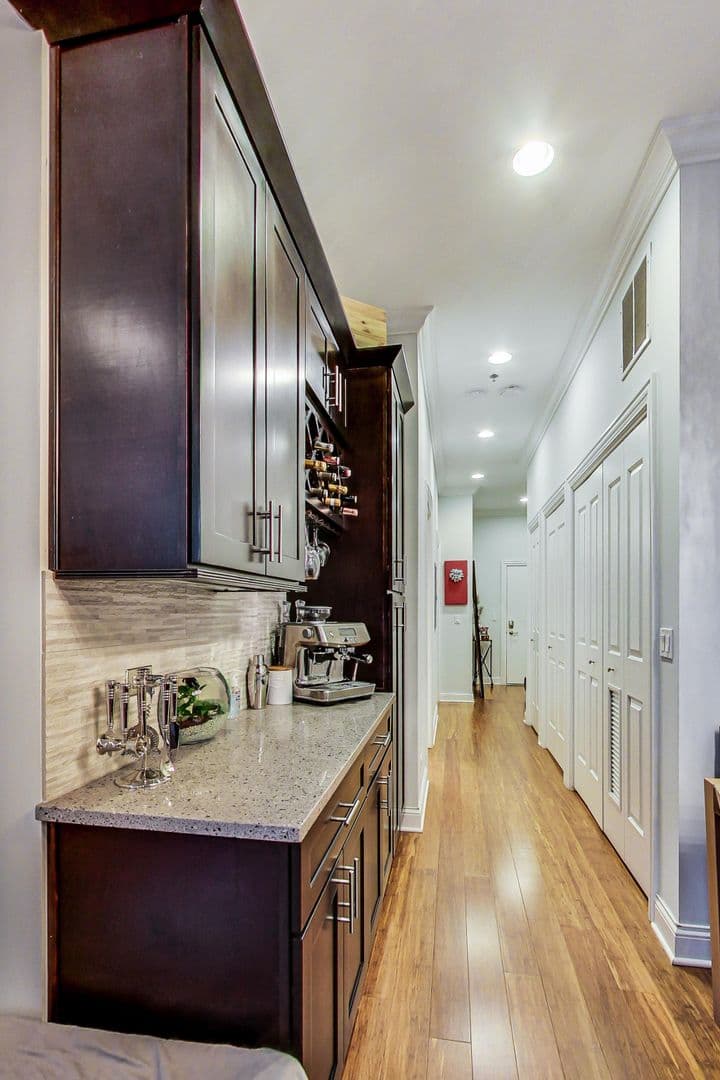 Chicago Apartment: 1239-1259 W Madison St.