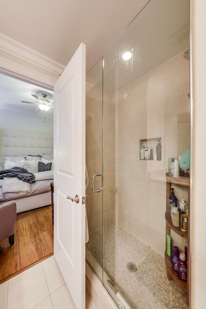 Chicago Apartment: 1239-1259 W Madison St.