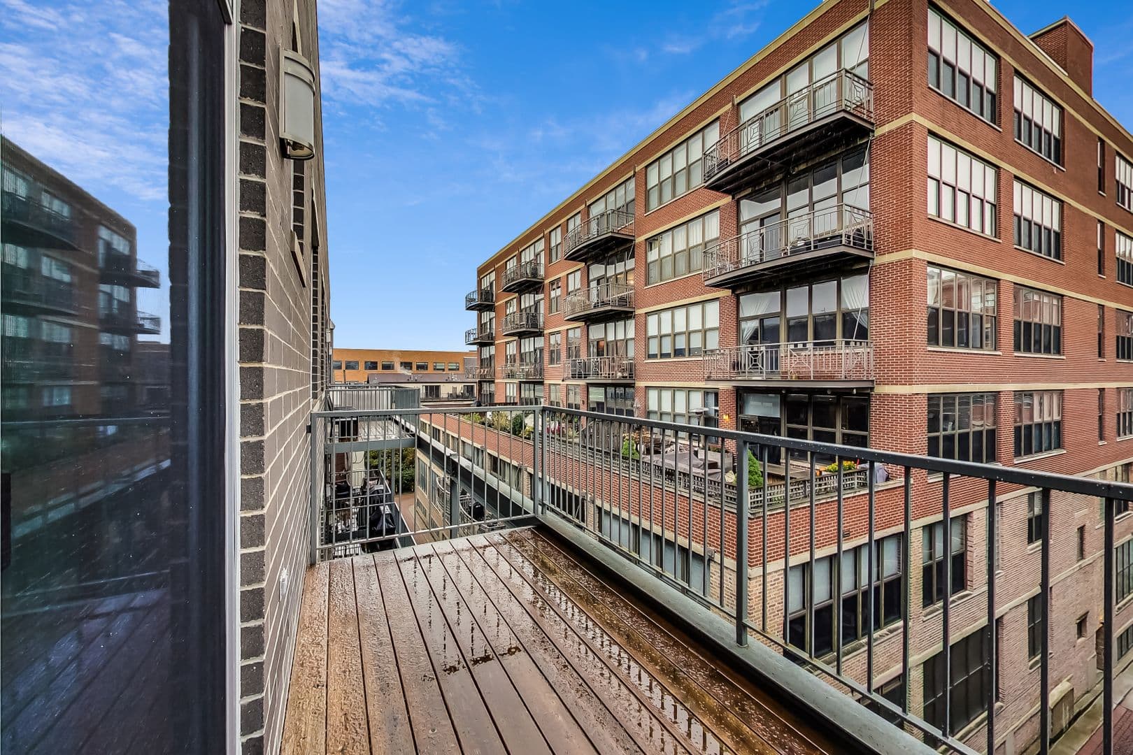 Chicago Apartment: 1239-1259 W Madison St.