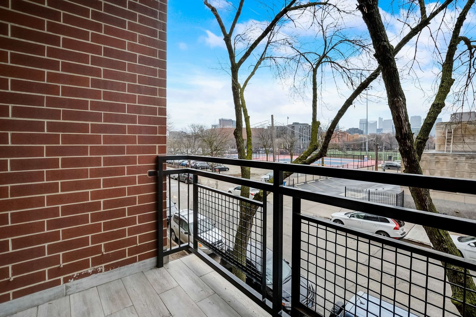 Chicago Apartment: 128 S Laflin St