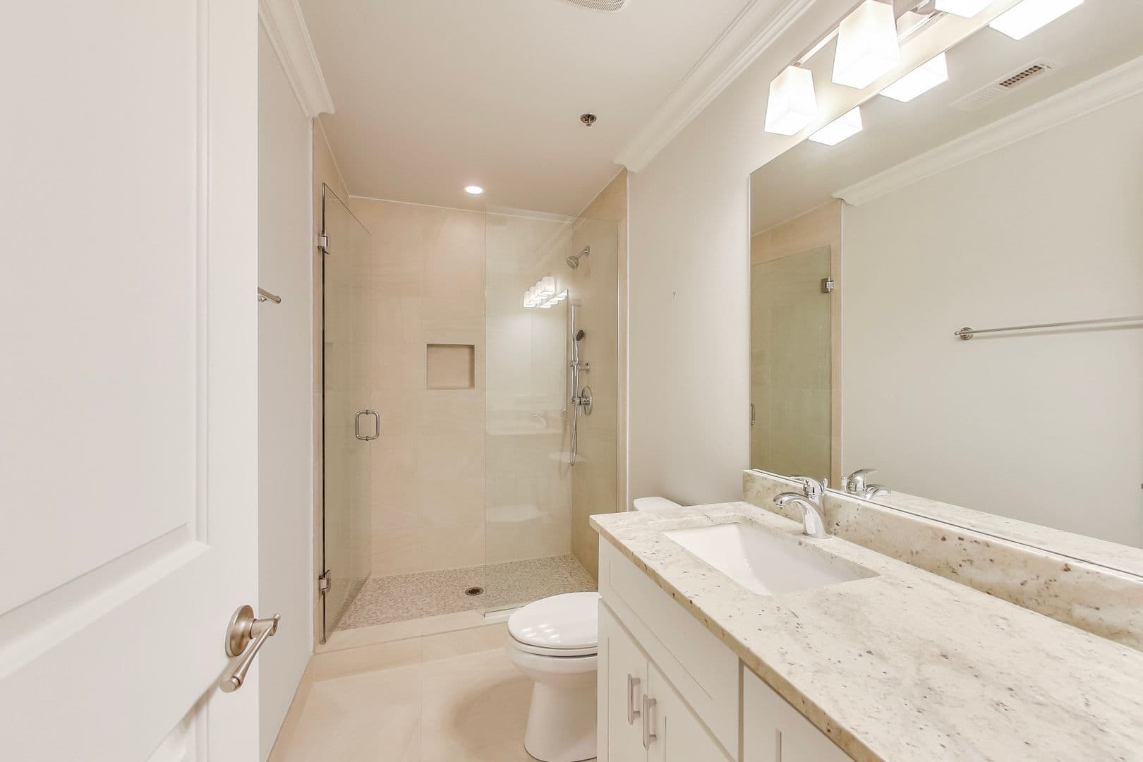 Chicago Apartment: 1239-1259 W Madison St.