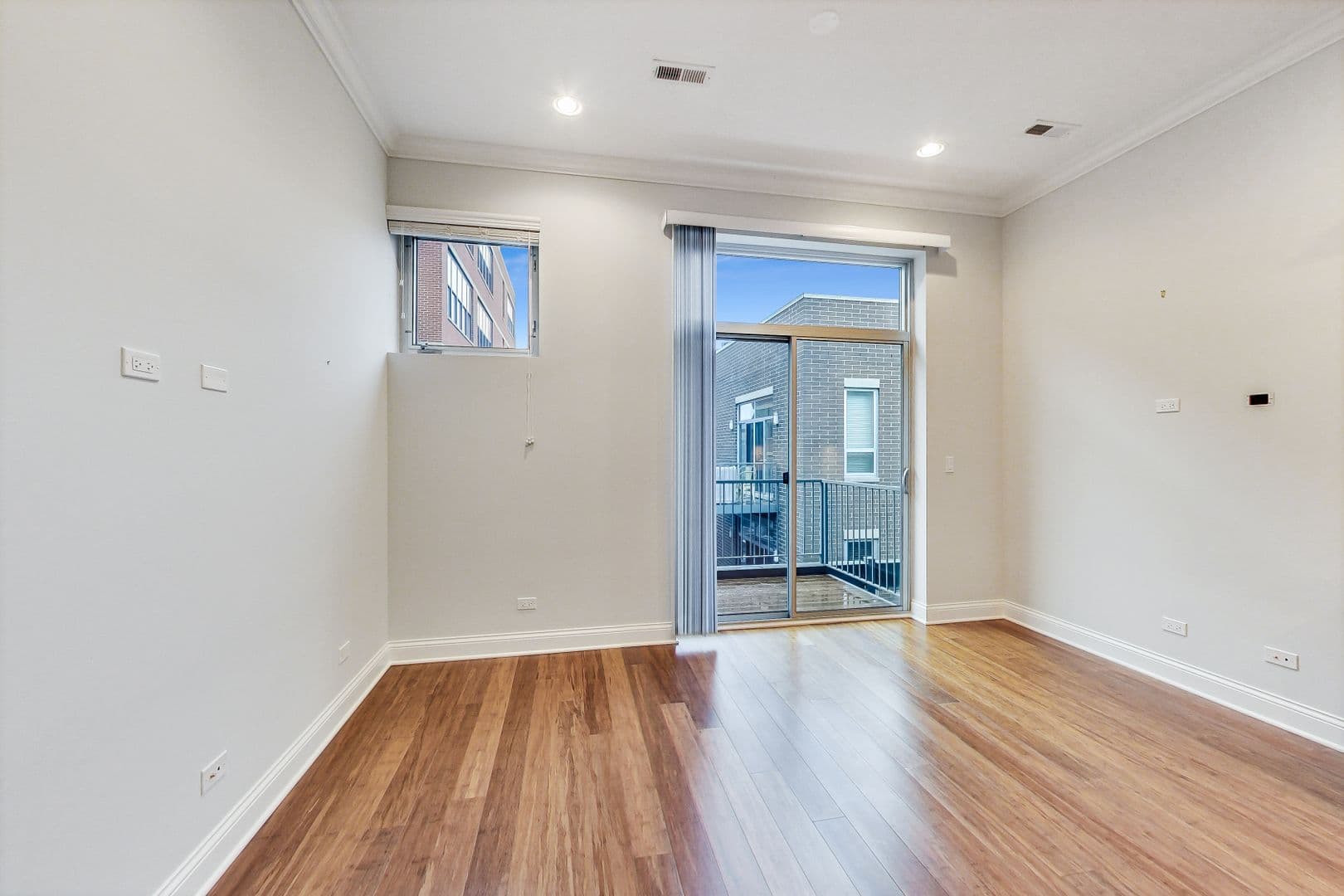 Chicago Apartment: 1239-1259 W Madison St.