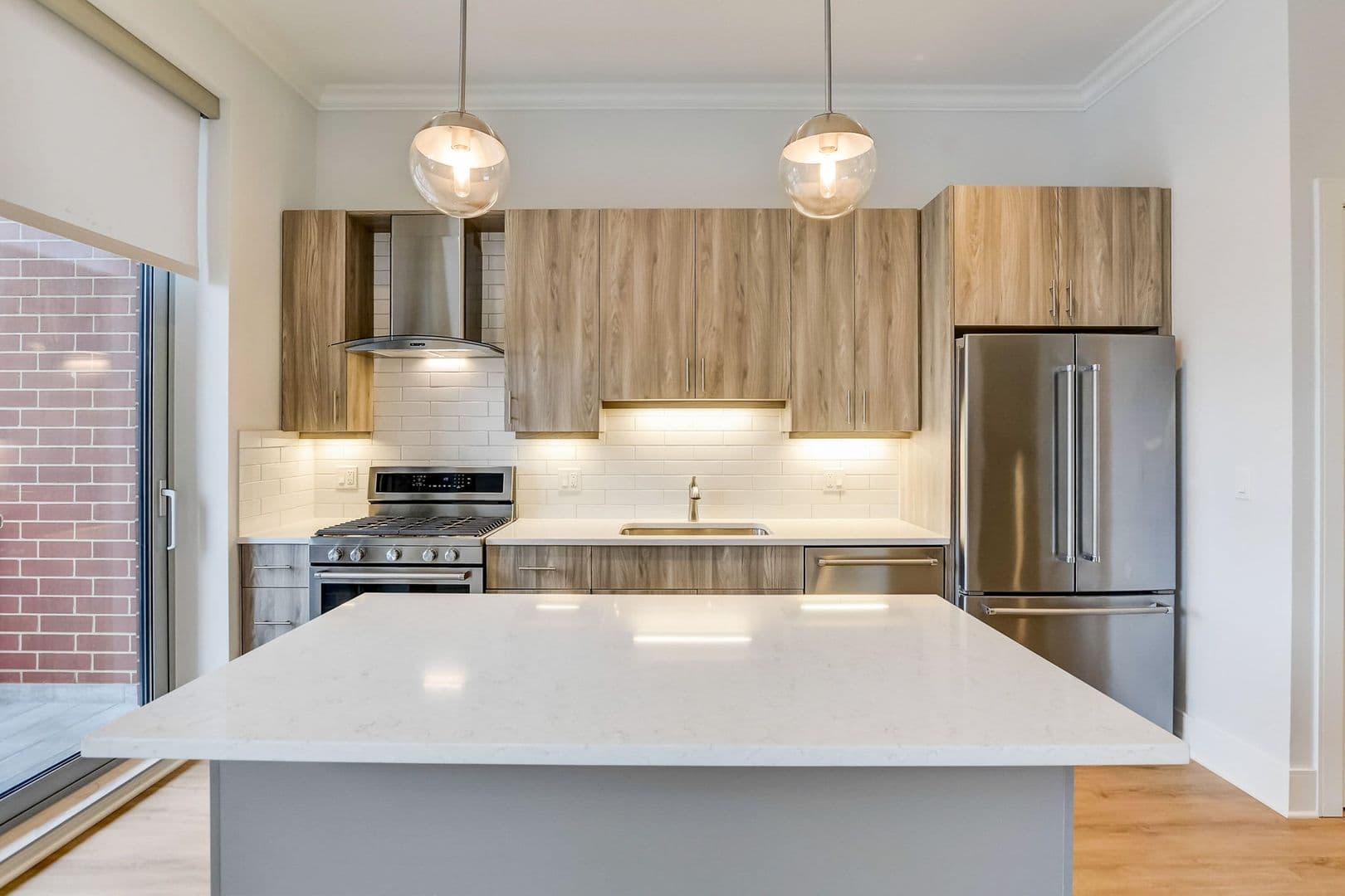 Chicago Apartment: 128 S Laflin St
