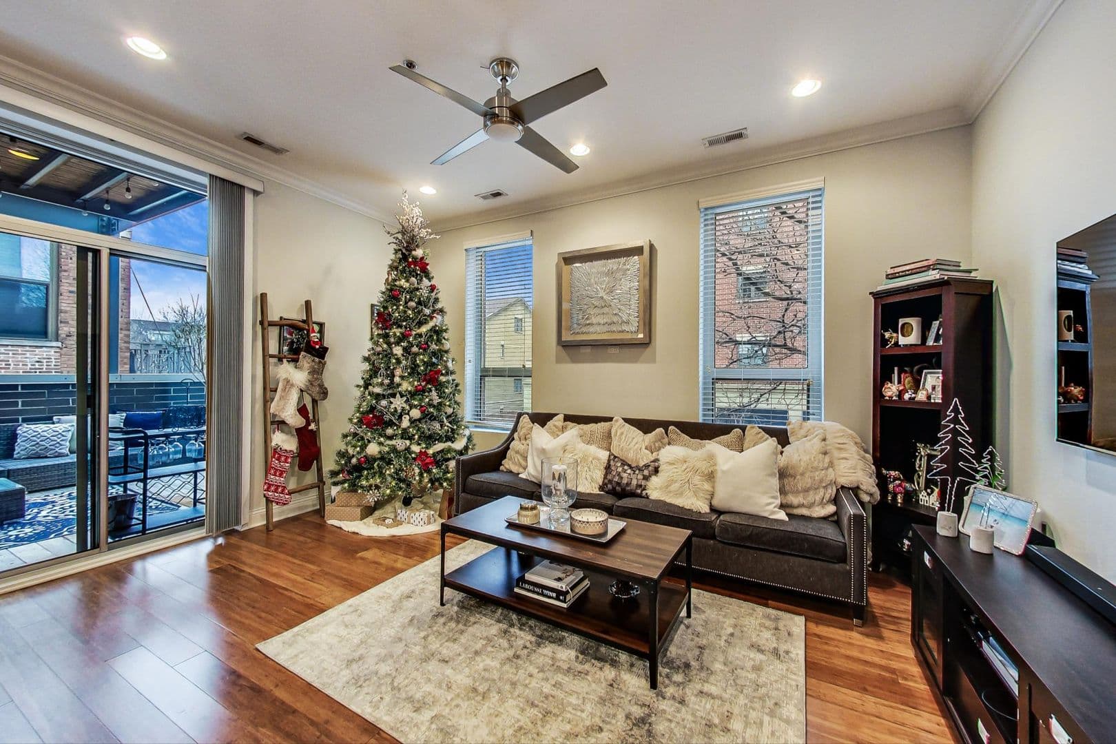 Chicago Apartment: 1239-1259 W Madison St.
