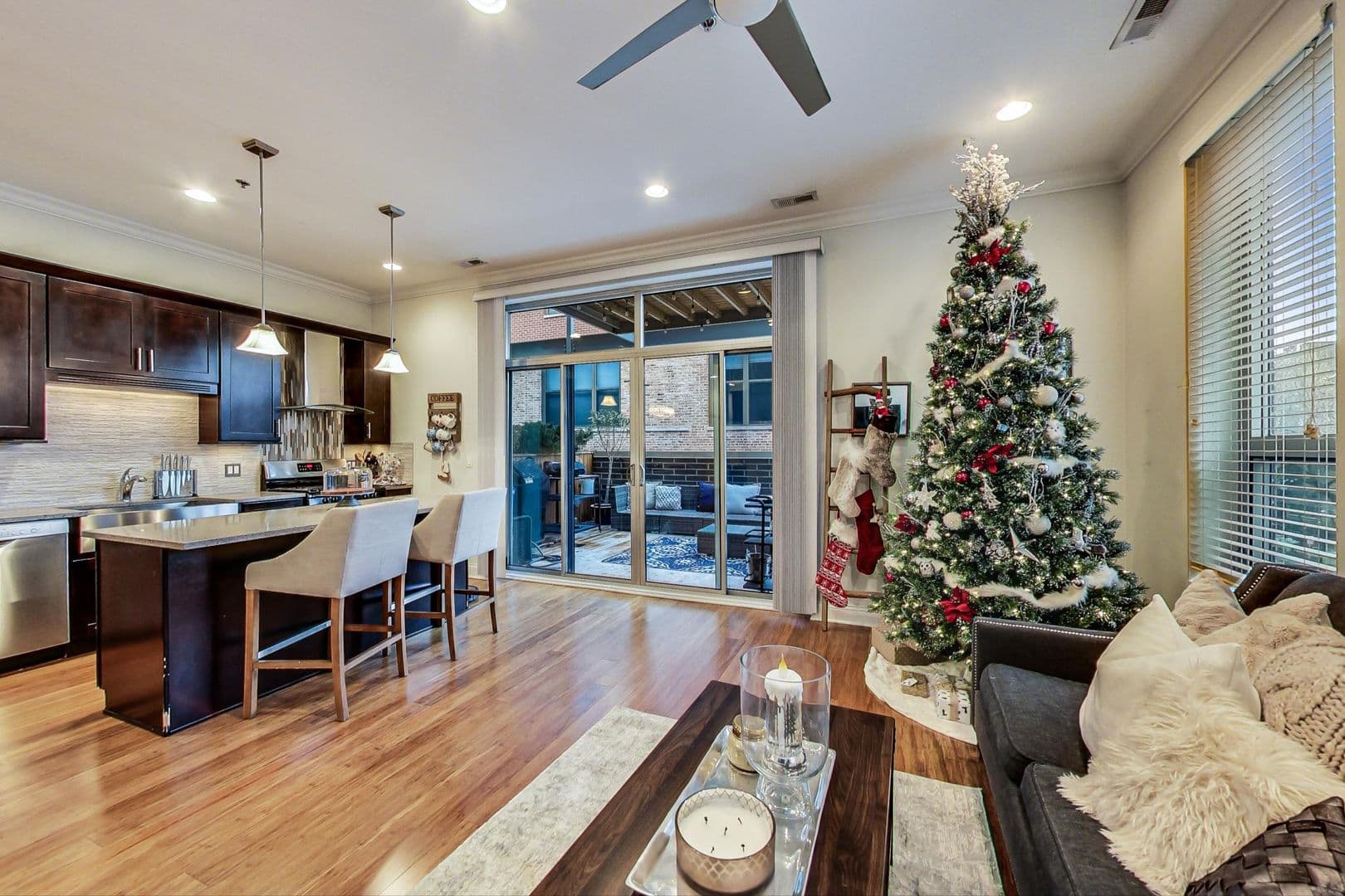 Chicago Apartment: 1239-1259 W Madison St.
