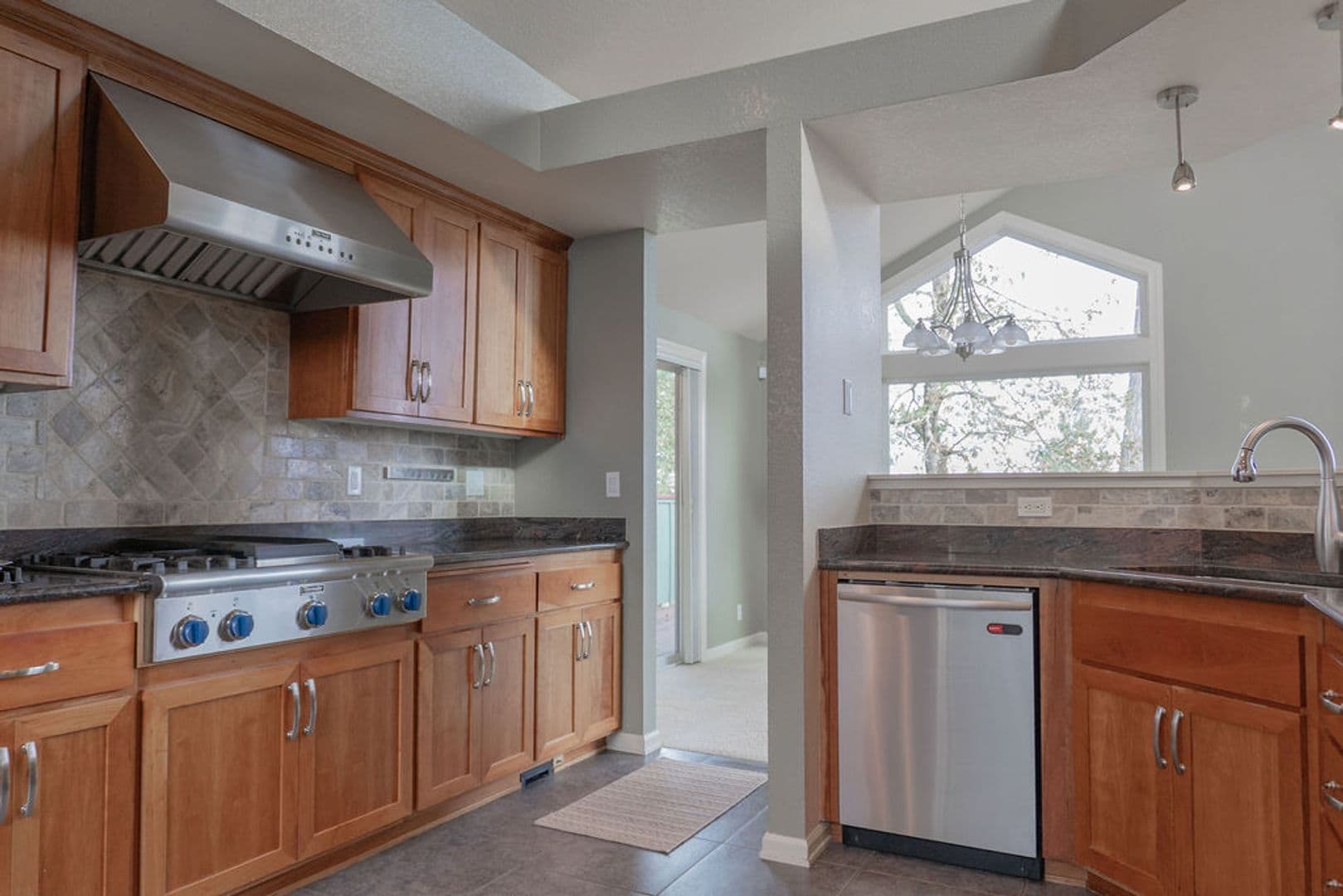 Eugene House: 3345 Bentley Ave