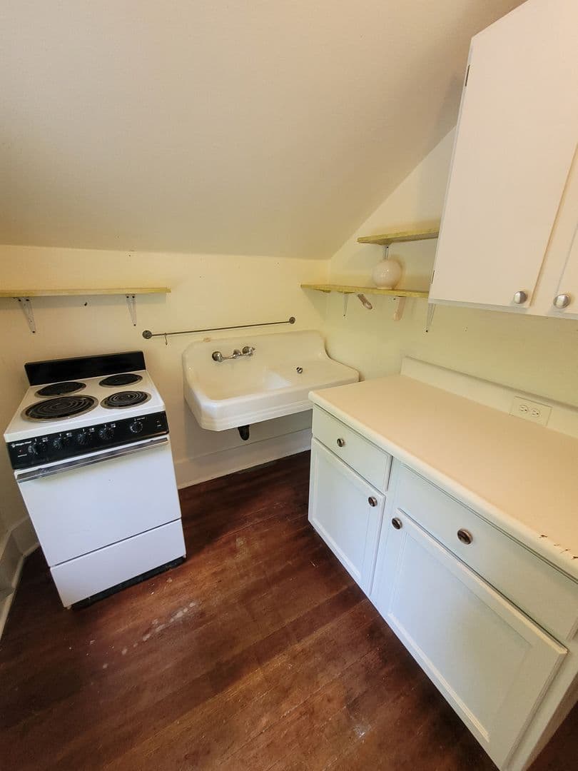 Eugene Apartment: 284 Pearl Street