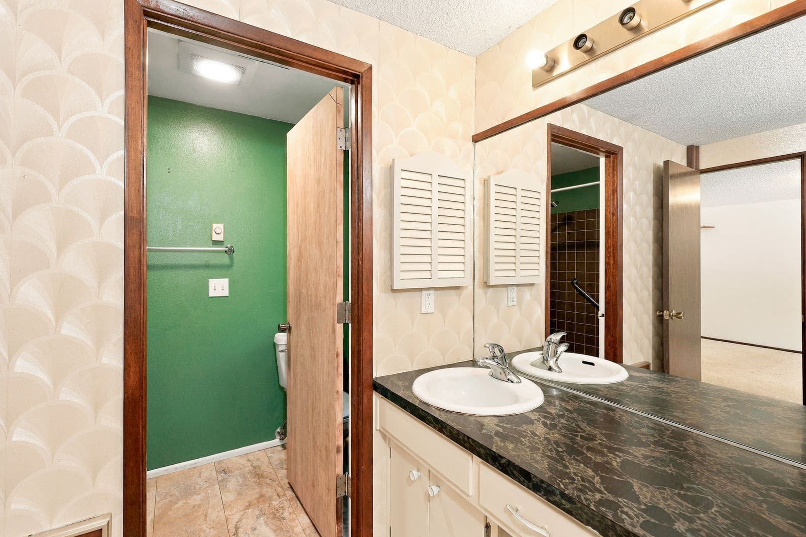 Eugene House: 65 Brae Burn Dr