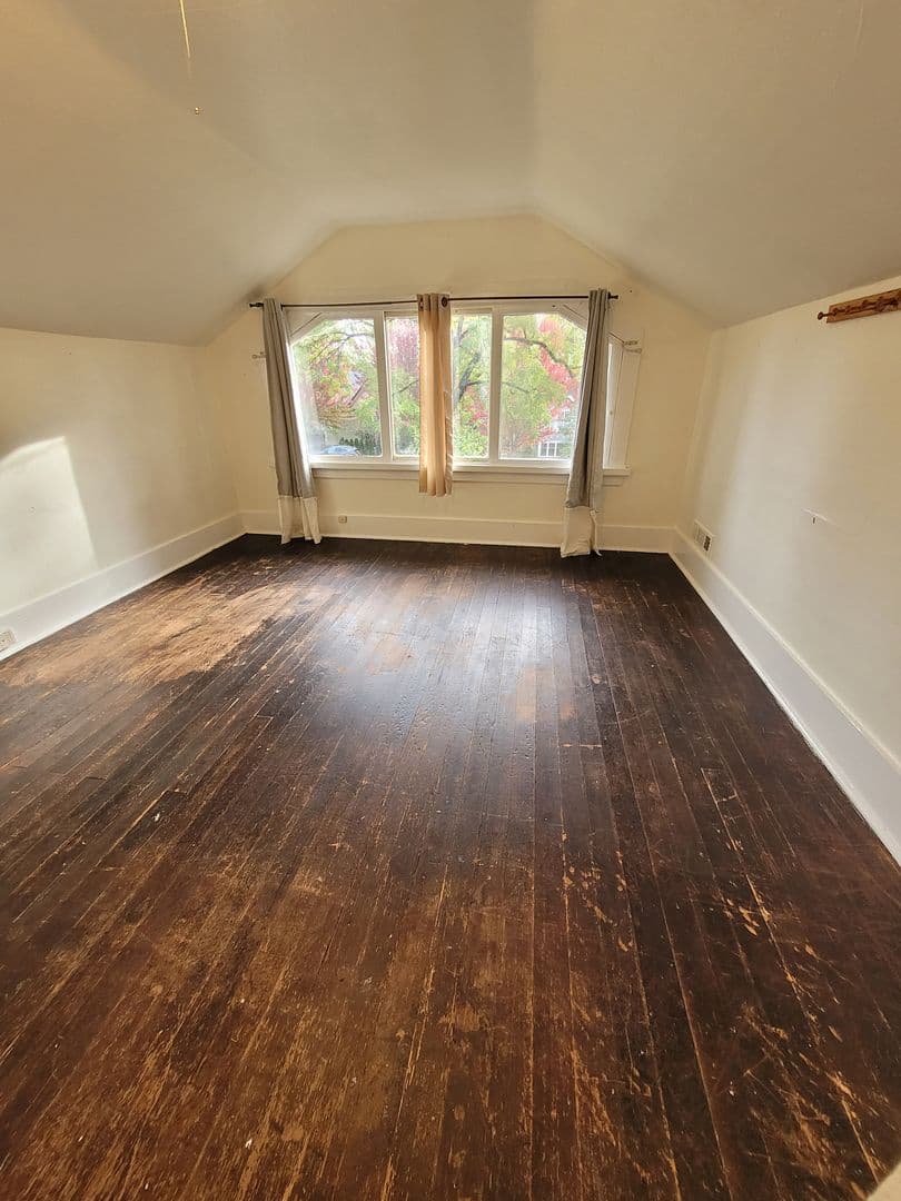 Eugene Apartment: 284 Pearl Street
