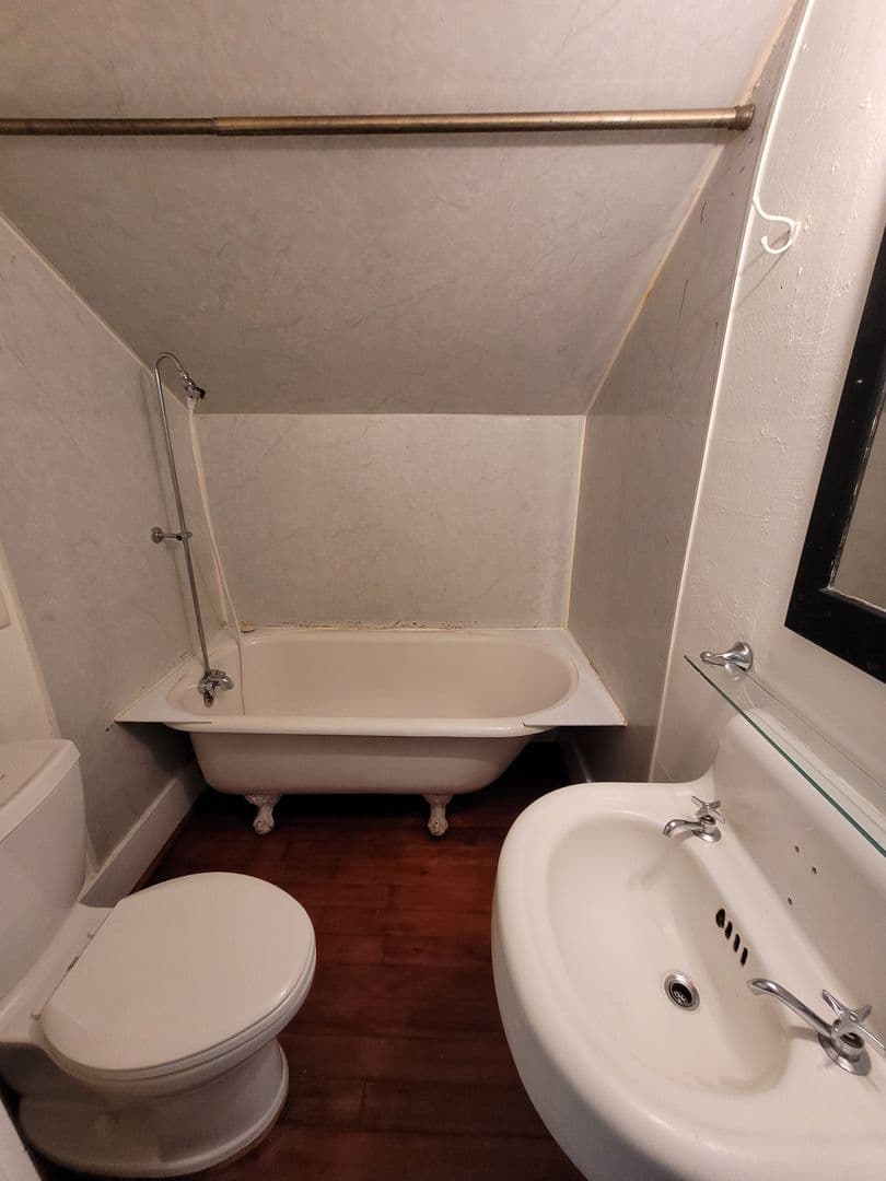 Eugene Apartment: 284 Pearl Street