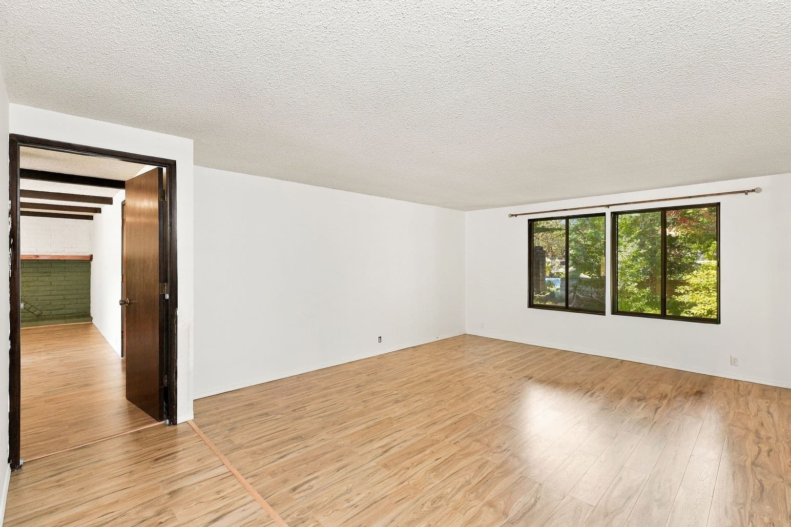 Eugene House: 65 Brae Burn Dr