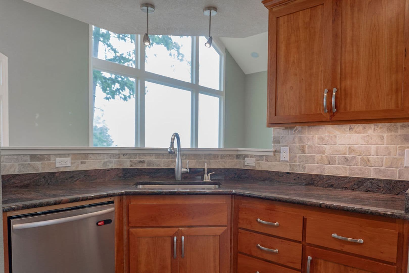 Eugene House: 3345 Bentley Ave