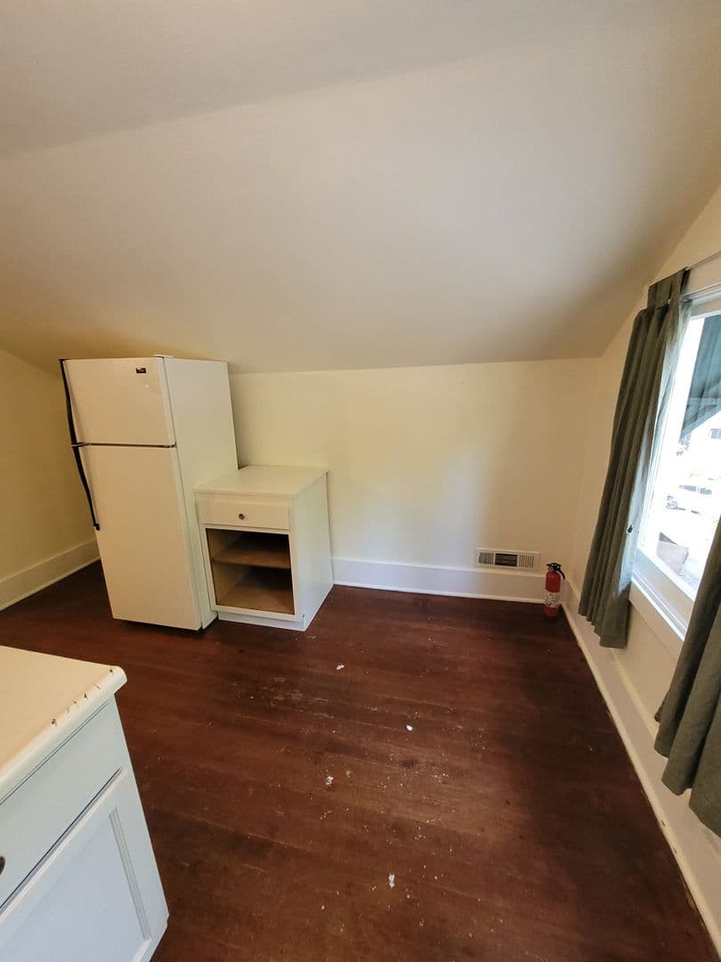 Eugene Apartment: 284 Pearl Street
